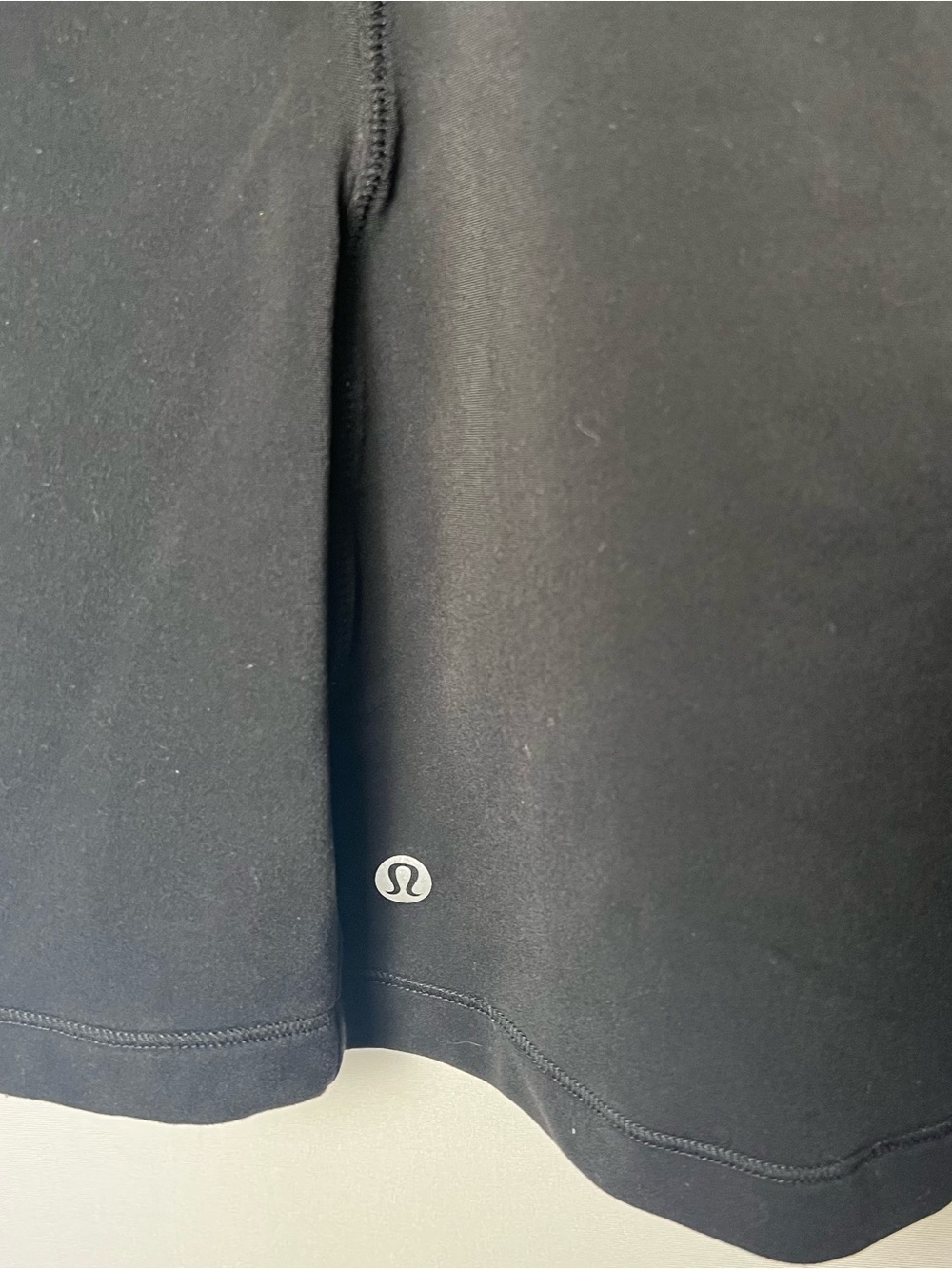 Lululemon Women’s Long Sleeve Half Zip Athletic Pullover Size 4 Black Zip Pocket - Picture 8 of 9